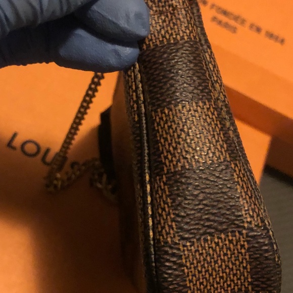 Louis Vuitton damier mini pochette - Picture 7 of 8